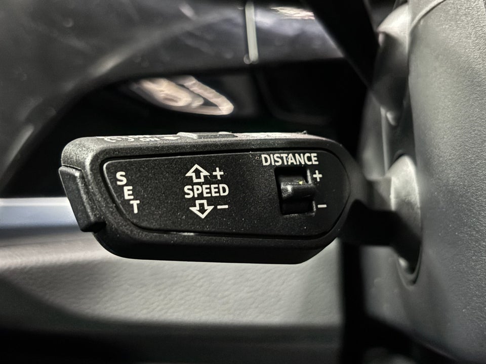 Audi Q3 45 TFSi e Attitude plus S-tr. 5d