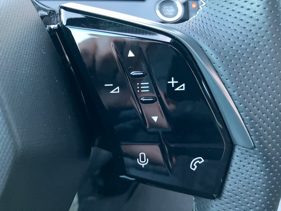 Peugeot e-5008 77 GT 7prs 5d