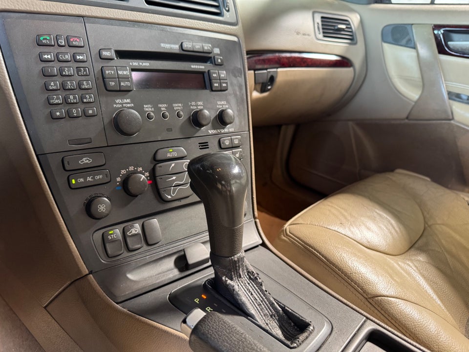 Volvo V70 2,4 D5 163 Momentum aut. 5d