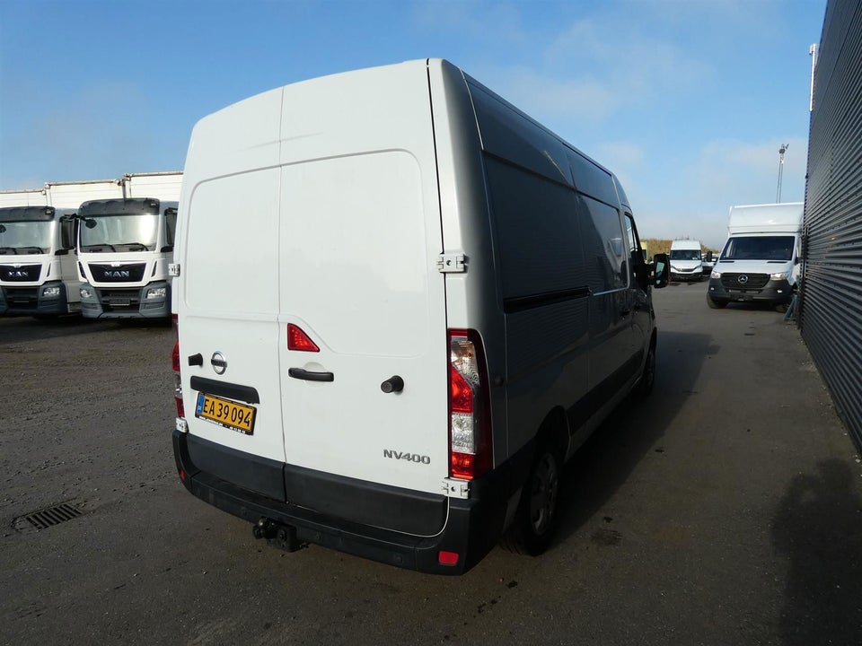 Nissan NV400 2,3 dCi 145 L2H2 Working Star