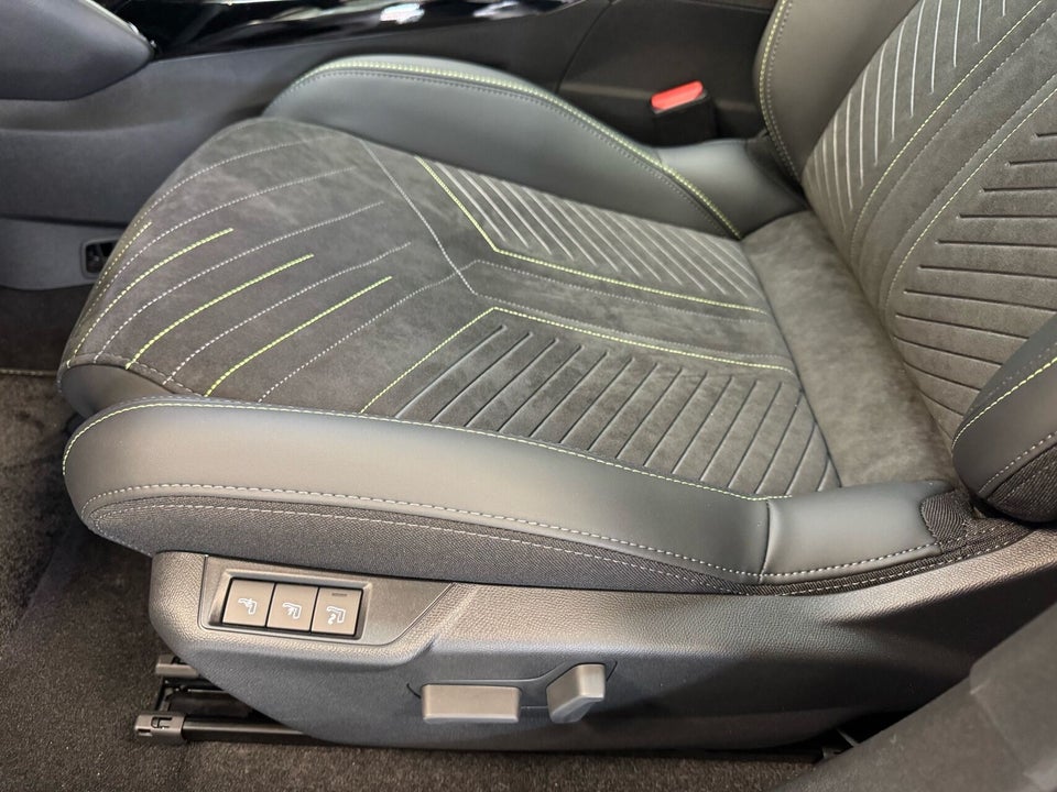 Peugeot e-208 54 GT Pack 5d