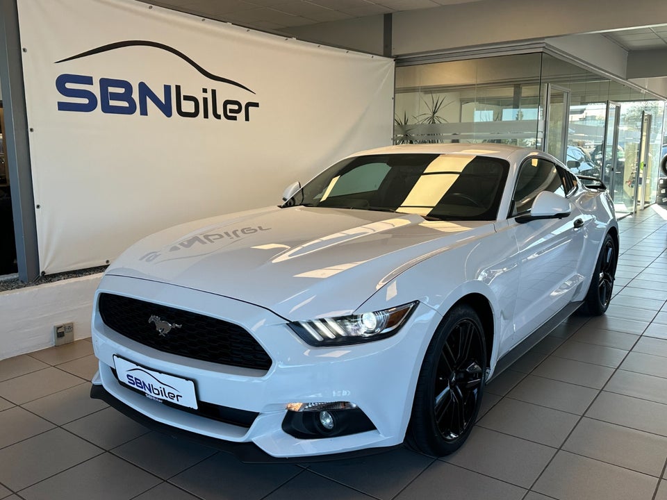 Ford Mustang 2,3 EcoBoost Fastback 2d