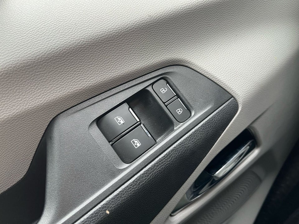 Maxus e-Deliver 9 65 L4 Chassis 2d