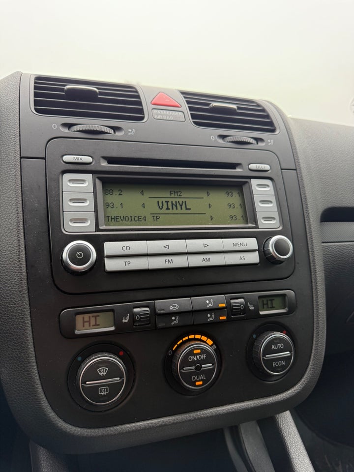 VW Golf V 1,9 TDi 105 Trendline DSG 5d