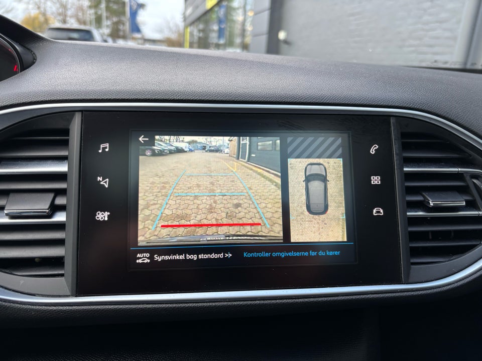 Peugeot 308 1,6 BlueHDi 120 Allure+ Sky 5d