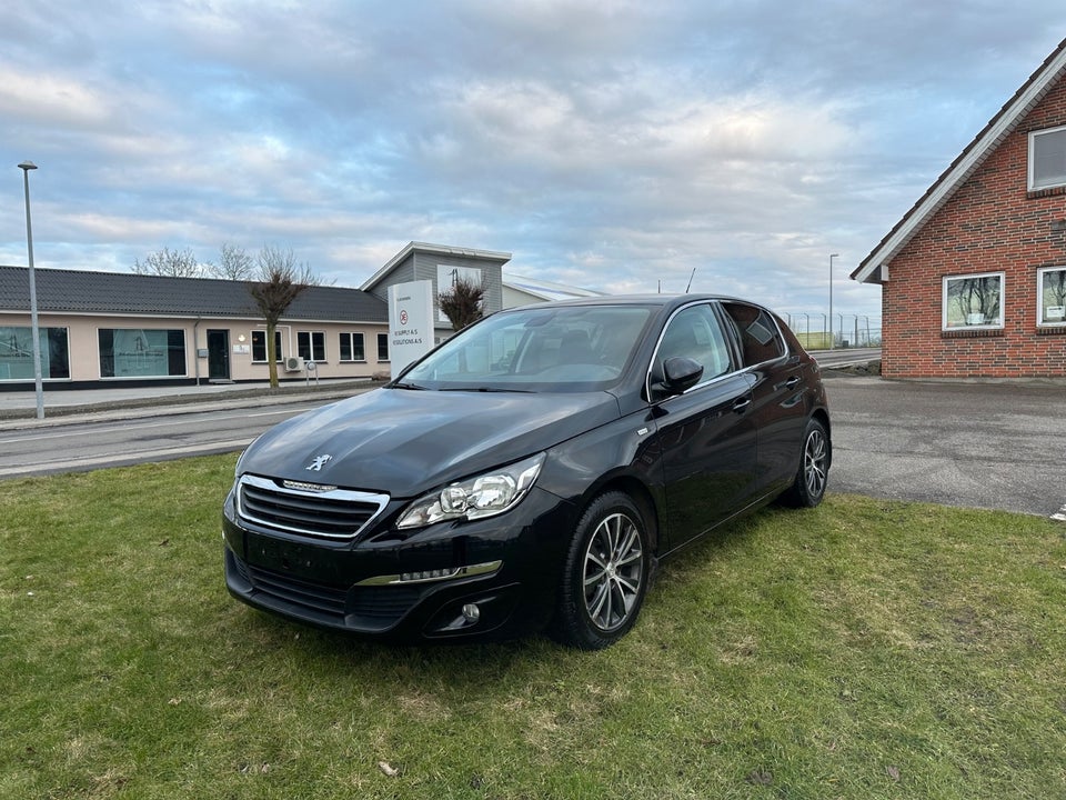 Peugeot 308 1,2 e-THP 130 Style 5d
