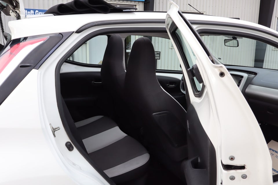Toyota Aygo 1,0 VVT-i x-sky 5d