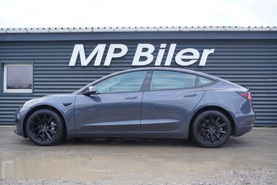 Tesla Model 3 RWD 4d