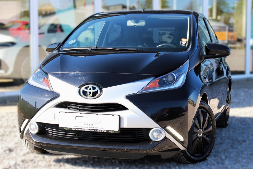 Toyota Aygo 1,0 VVT-i x-black 5d
