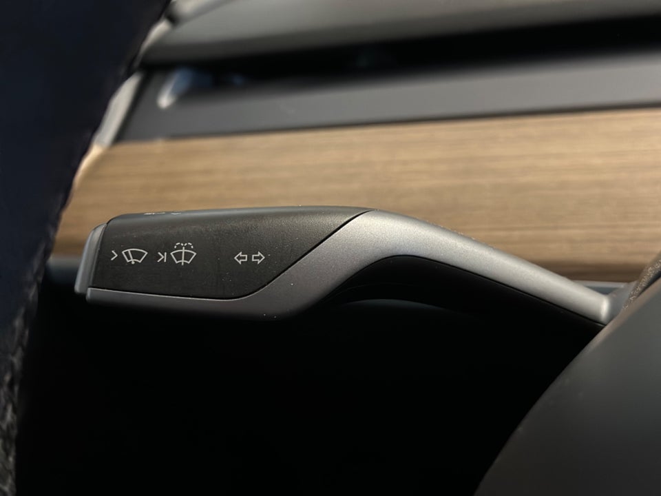 Tesla Model 3 Standard Range+ RWD 4d