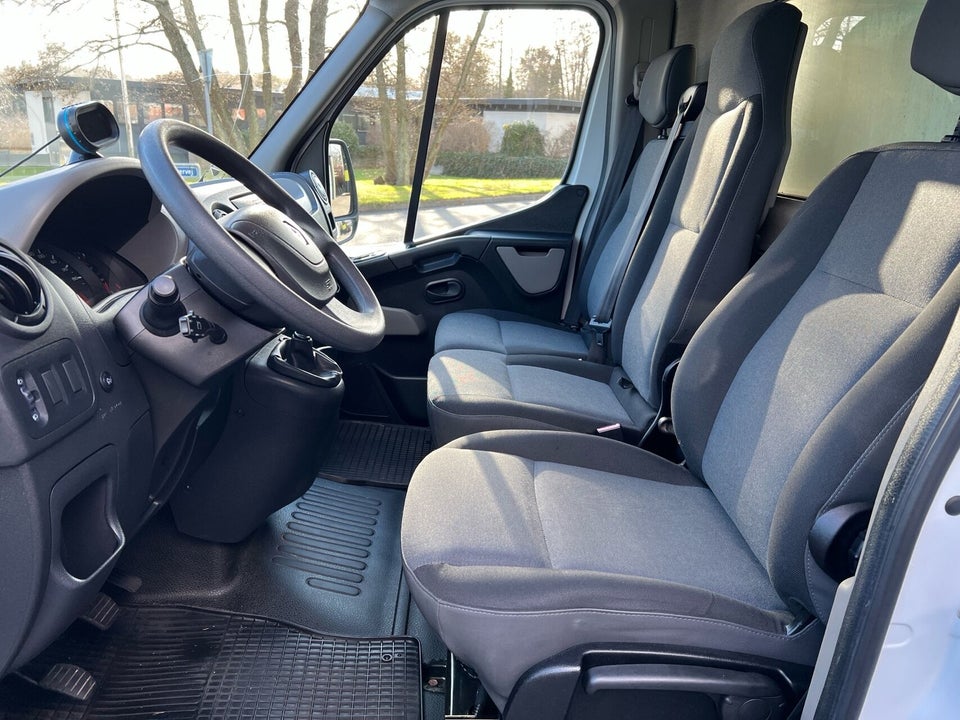 Renault Master III T35 2,3 dCi 125 Showroom Alukasse 5d