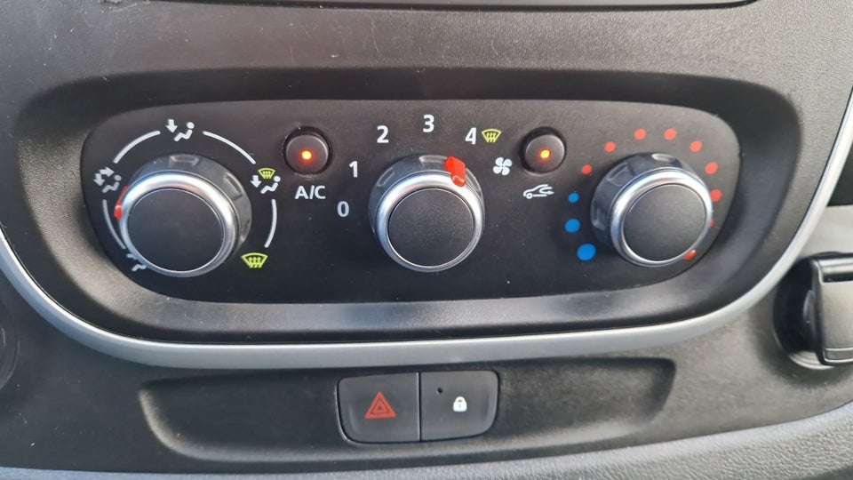 Renault Trafic T29 2,0 dCi 120 L2H1