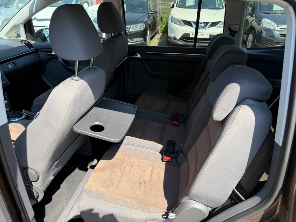 VW Touran 2,0 TDi 140 Comfortline DSG BMT 7prs 5d