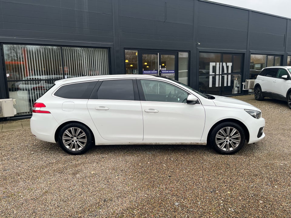 Peugeot 308 1,6 BlueHDi 120 Selection Sky SW 5d