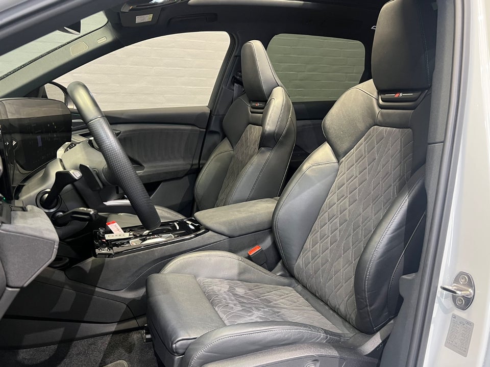 Audi Q6 e-tron S-line quattro 5d