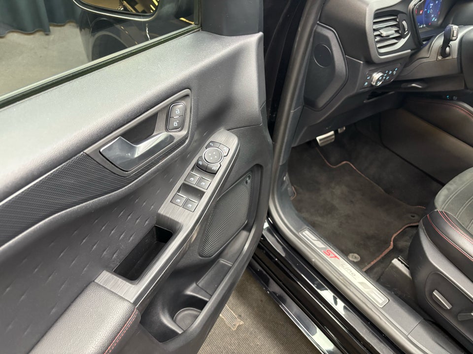 Ford Kuga 2,5 PHEV ST-Line X CVT 5d