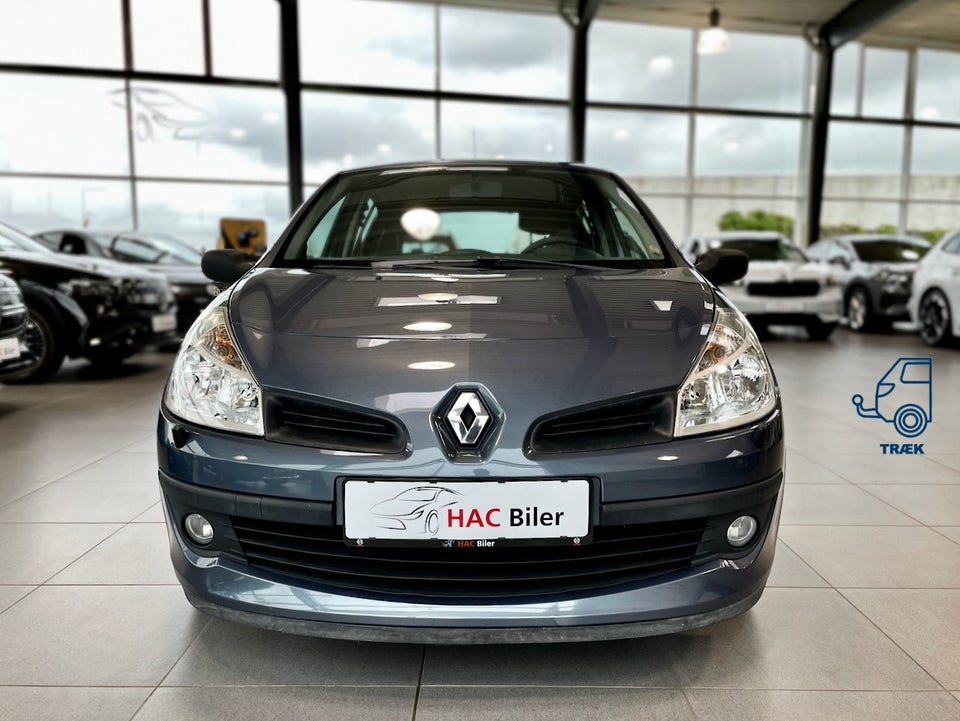 Renault Clio III 1,2 16V Expression 5d