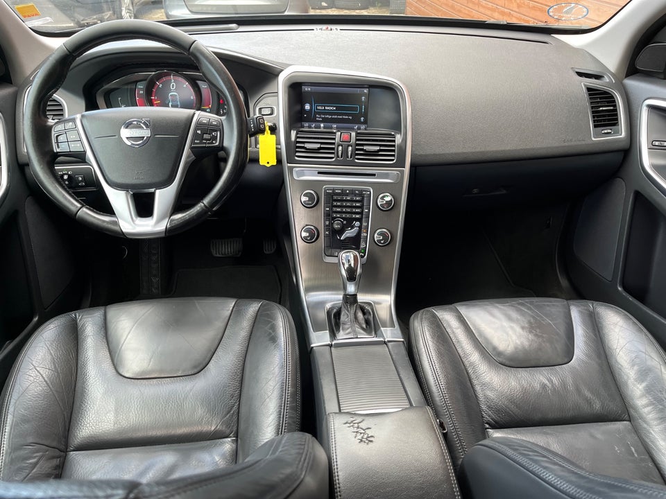 Volvo XC60 2,4 D5 215 Momentum aut. AWD 5d