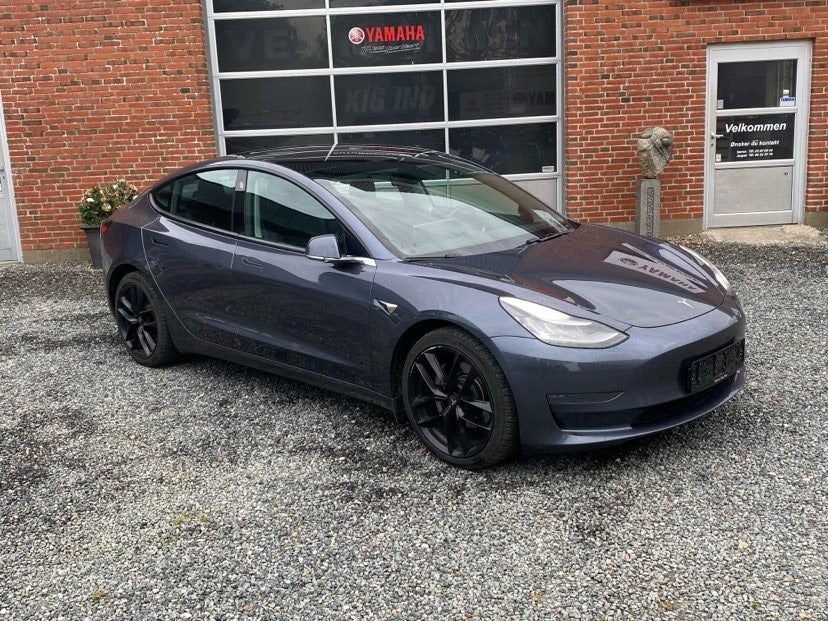 Tesla Model 3 Long Range AWD 4d