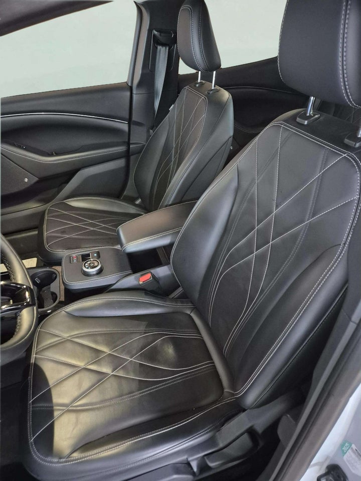 Ford Mustang Mach-E 68 Standard Range 5d