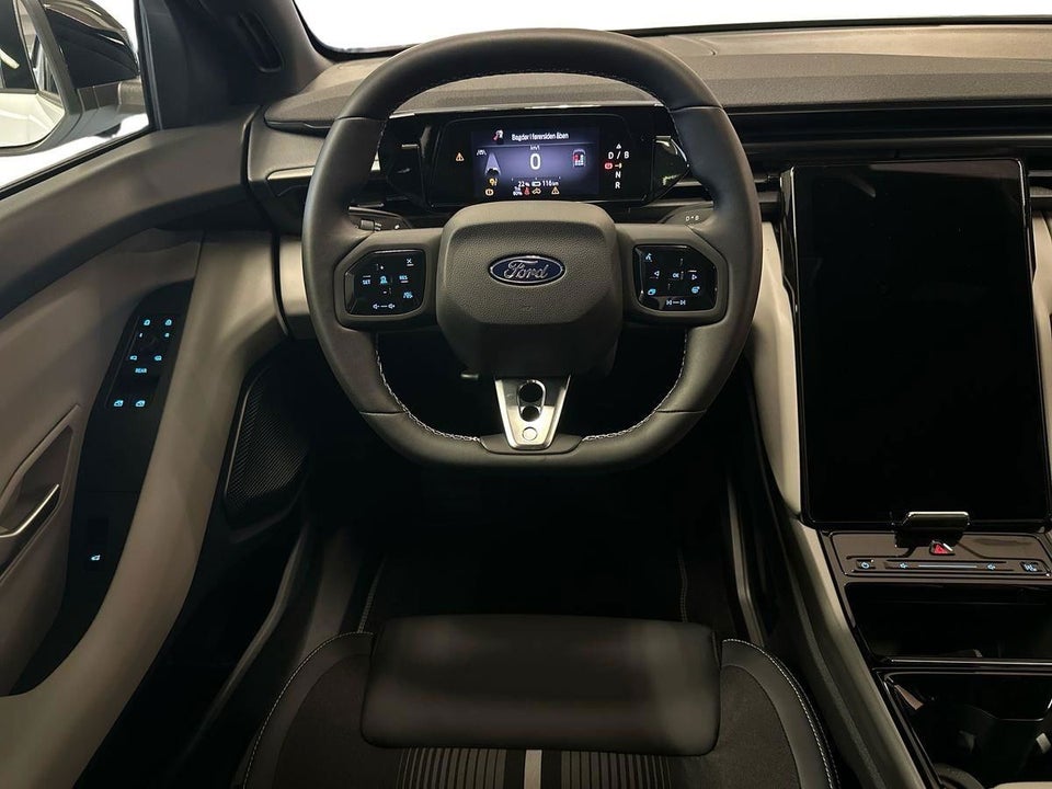 Ford Capri 82 Select Extended Range 5d