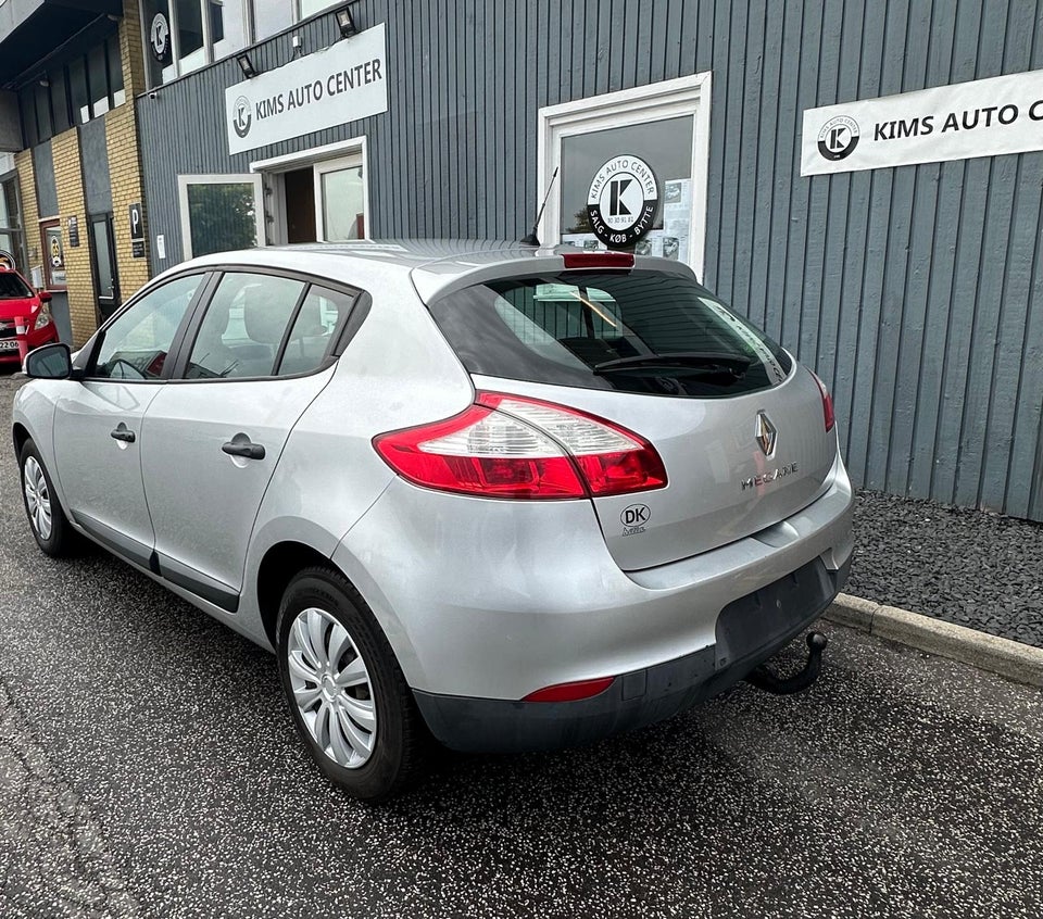 Renault Megane III 1,6 100 Authentique 5d