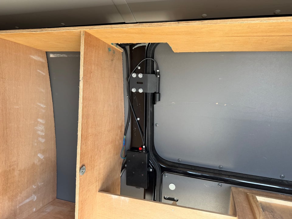 VW Transporter 2,0 TDi 150 Kassevogn DSG lang