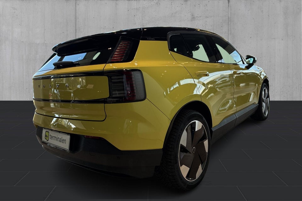 Volvo EX30 Extended Range Plus 5d