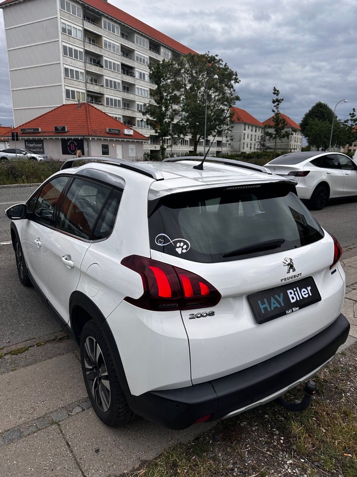 Peugeot 2008 1,2 e-THP 110 Allure 5d
