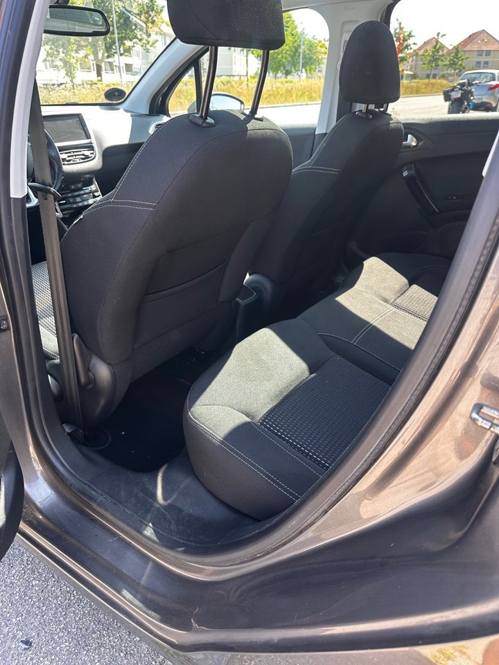Peugeot 208 1,5 BlueHDi 100 Infinity Sky 5d