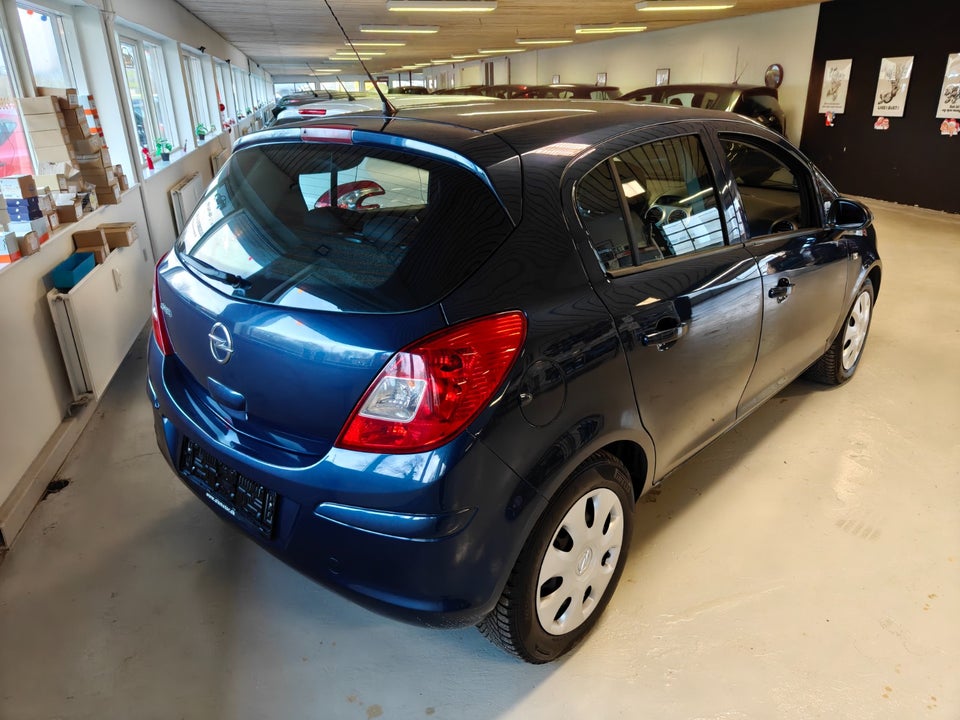 Opel Corsa 1,2 16V Cosmo 5d