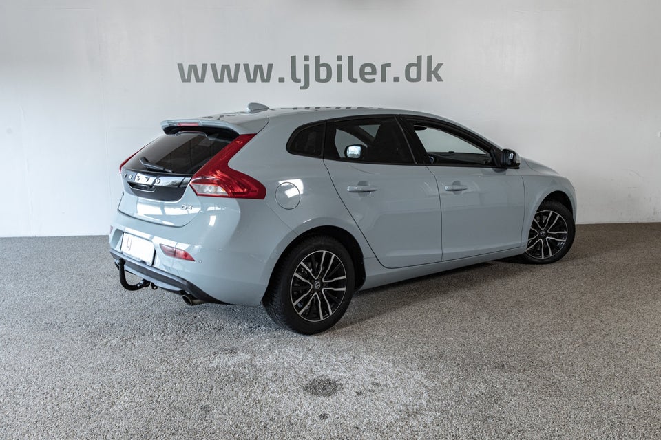 Volvo V40 2,0 D3 150 Momentum aut. 5d