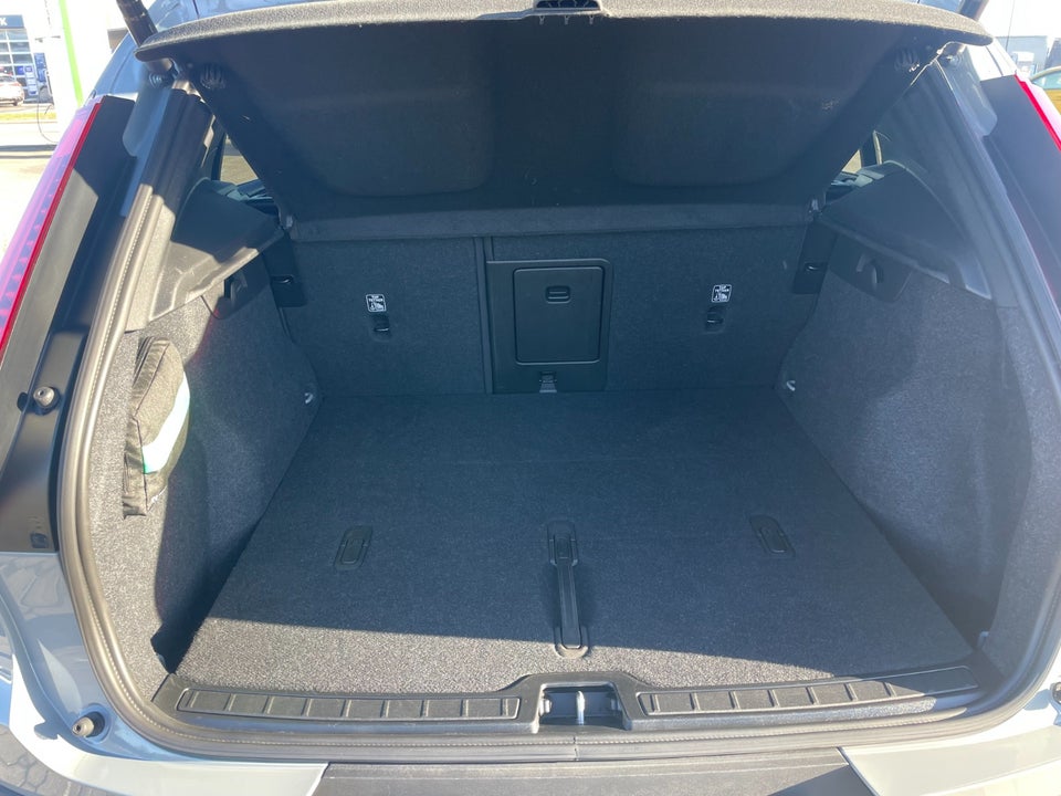 Volvo EX40 Extended Range Plus 5d