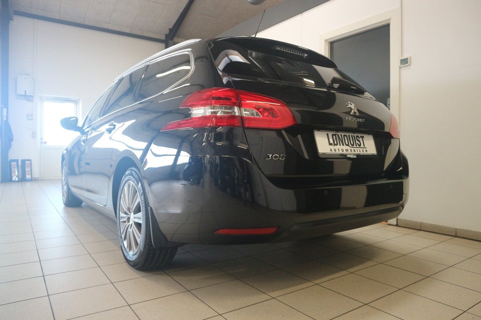 Peugeot 308 1,2 PureTech 130 Selection Sky SW 5d