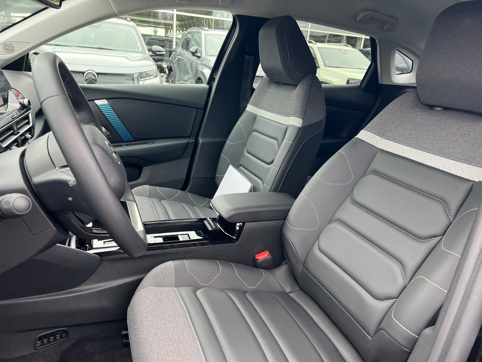 Citroën ë-C4 X 50 Shine 4d