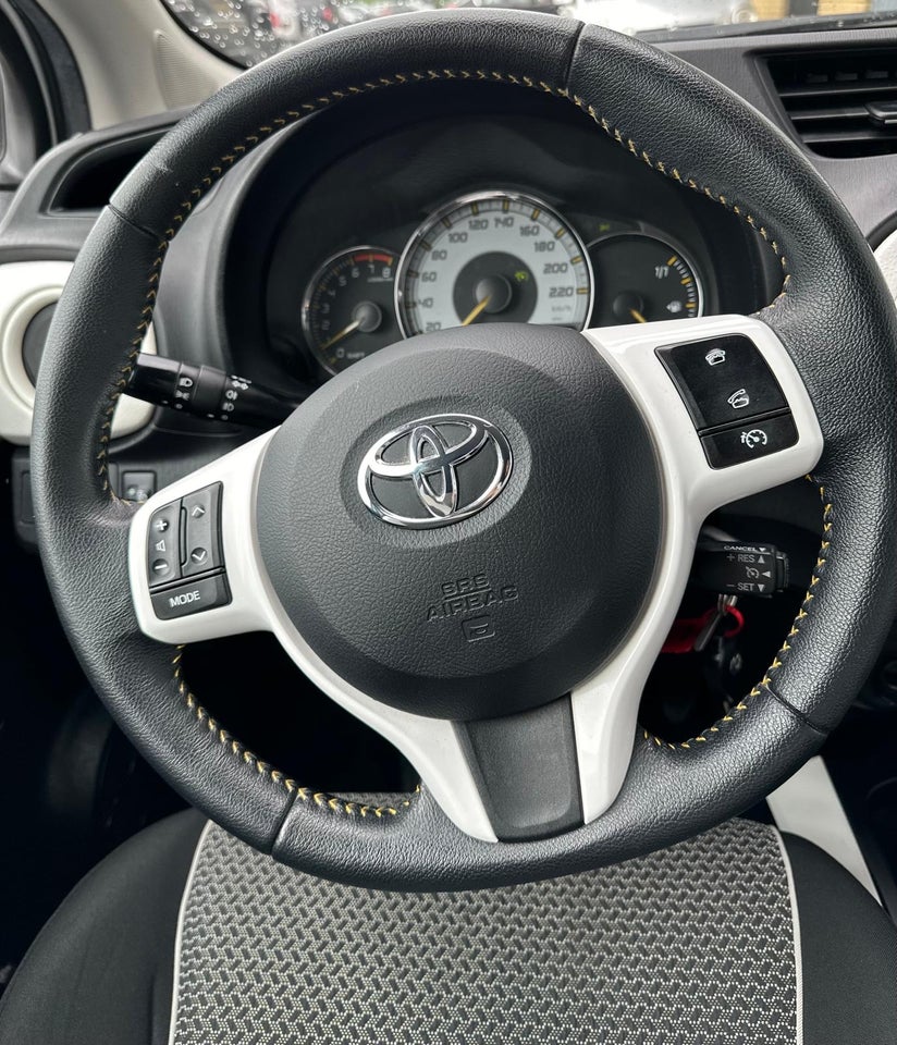 Toyota Yaris 1,3 VVT-i T3 5d