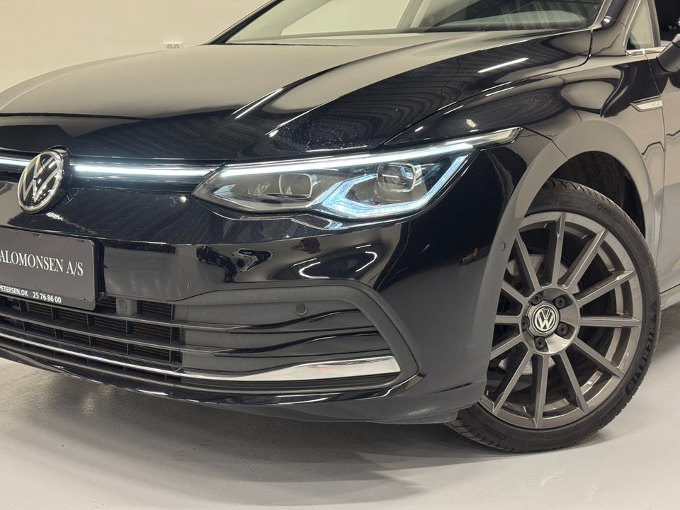 VW Golf VIII 2,0 TDi 150 Style DSG 5d