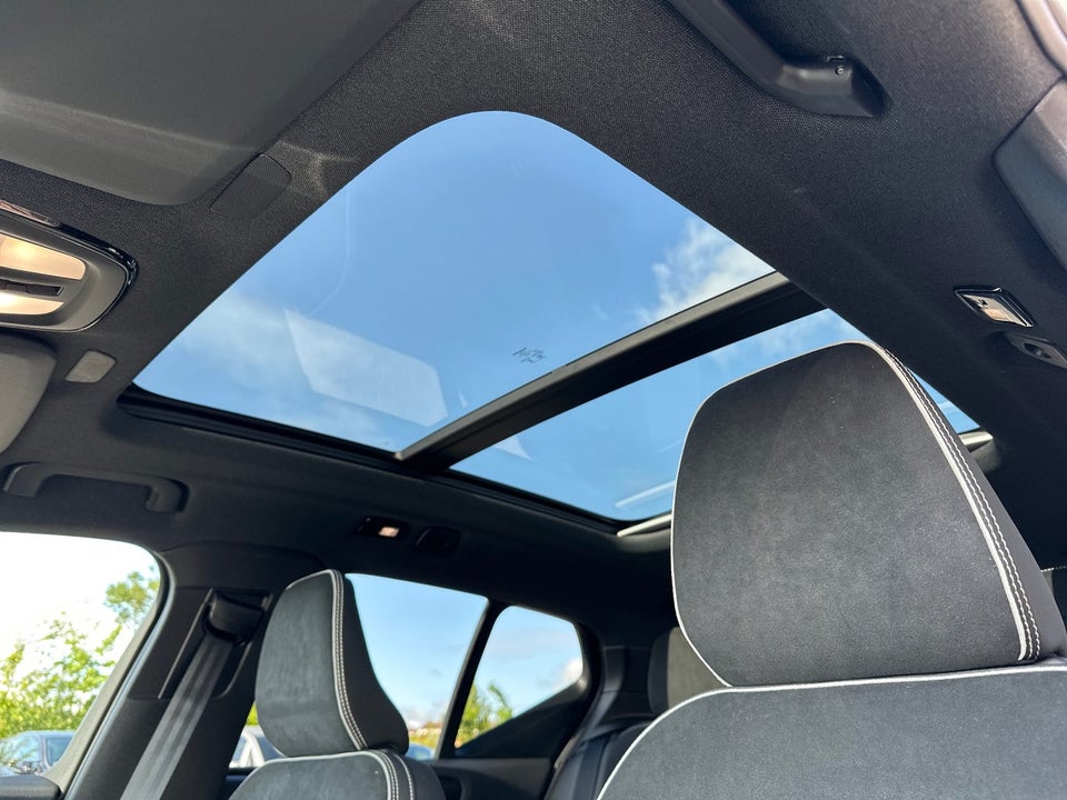 Volvo EX40 Extended Range Black Edition 5d