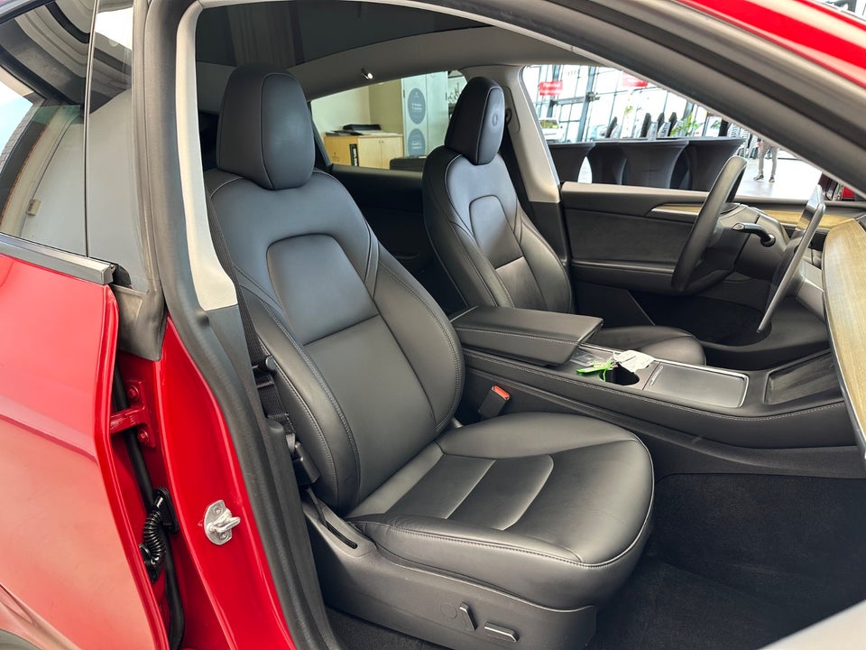 Tesla Model Y Long Range AWD 5d