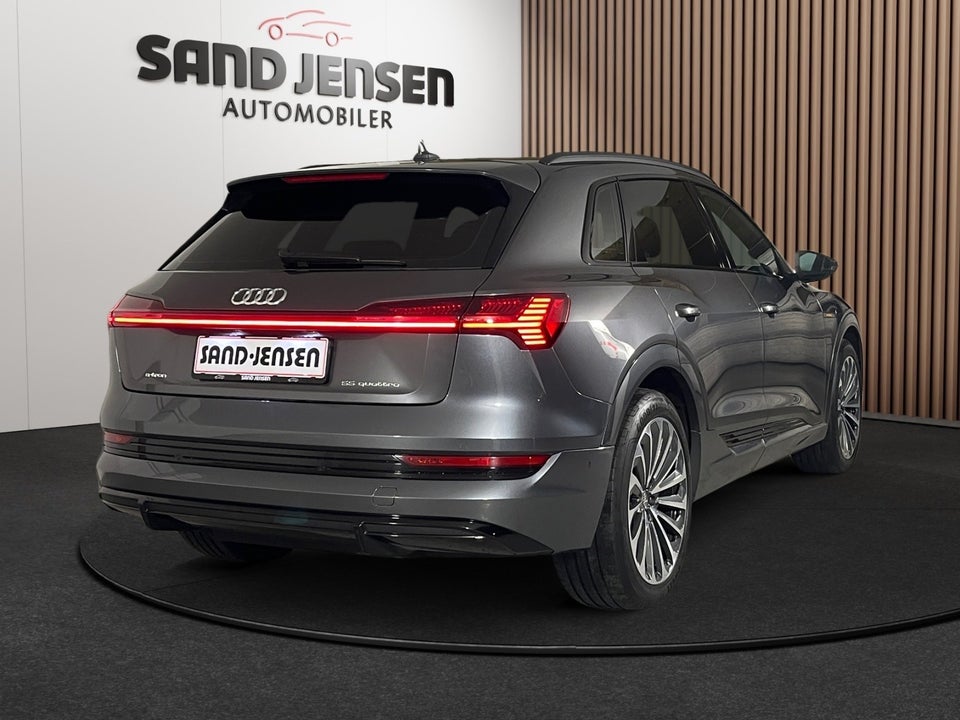 Audi e-tron 55 S-line quattro 5d
