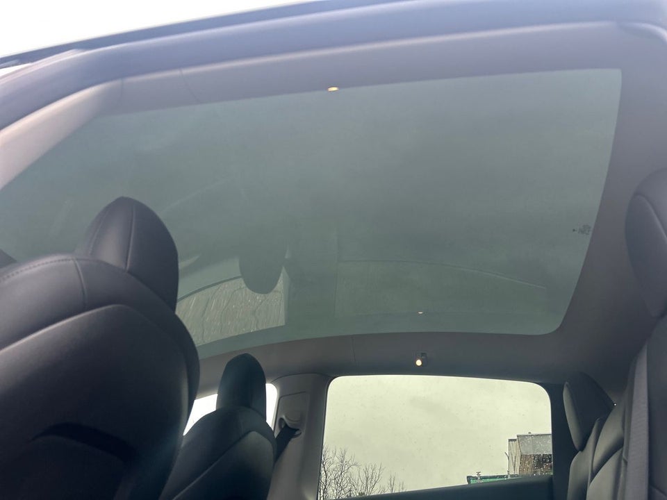 Tesla Model Y Long Range AWD 5d