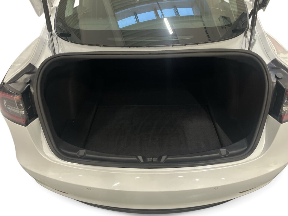 Tesla Model 3 Standard Range+ RWD 4d