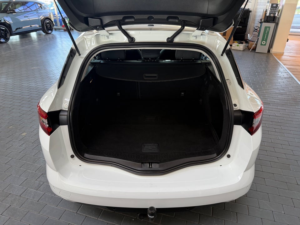 Renault Megane IV 1,3 TCe 140 Zen Sport Tourer EDC 5d