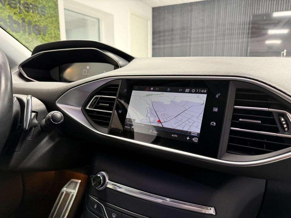 Peugeot 308 1,5 BlueHDi 130 Infinity 5d