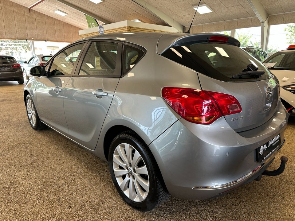 Opel Astra 1,4 T 140 Enjoy 5d