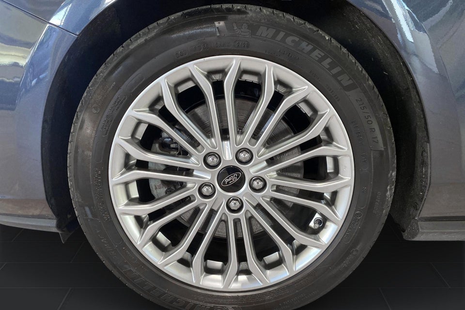 Ford Focus 1,0 EcoBoost mHEV Active stc. 5d