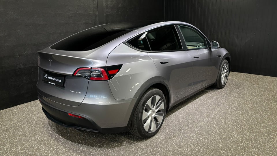 Tesla Model Y Long Range AWD 5d