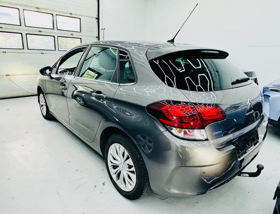 Citroën C4 1,6 BlueHDi 120 Feel 5d
