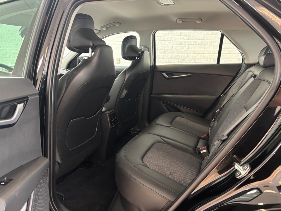 Kia Niro 64 EV Prestige 5d