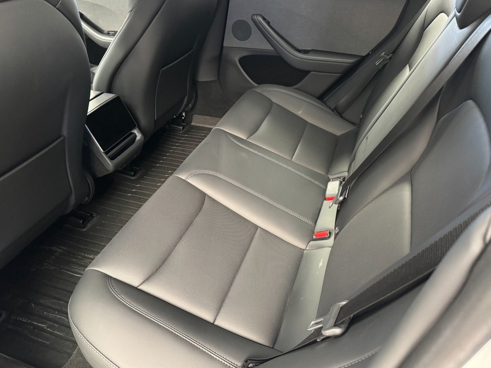 Tesla Model 3 RWD 4d